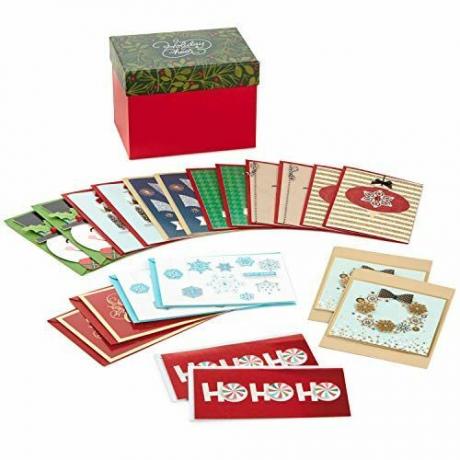 Assortiment de cartes de Noël faites à la main en boîte