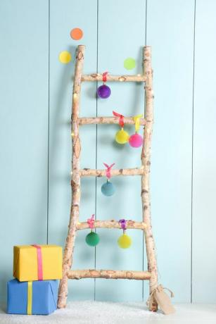 Arbre de Noël en échelle par The Little Boys Room via Notonthehighstreet.com