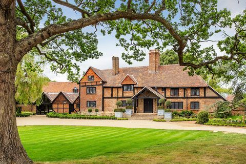 Propriété de campagne de Deersted Manor à vendre, près de Cranleigh Walliswood, Dorking