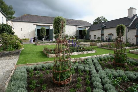 le jardin de ﻿llwynywermod, la maison galloise de charles et camilla