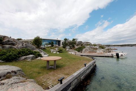 Maison d'architecte à Lyngholmen, Norvège, au bord de la mer